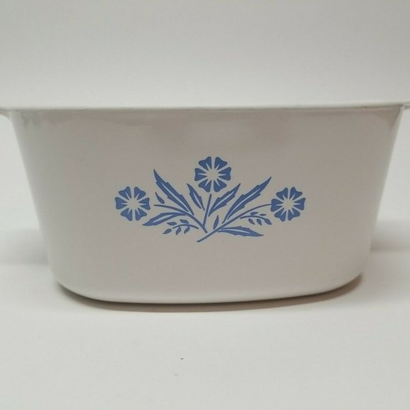 Corningware Other - Corning ware RARE 3 Quart Casserole Vintage Blue Cornflower EUC no chips cracks